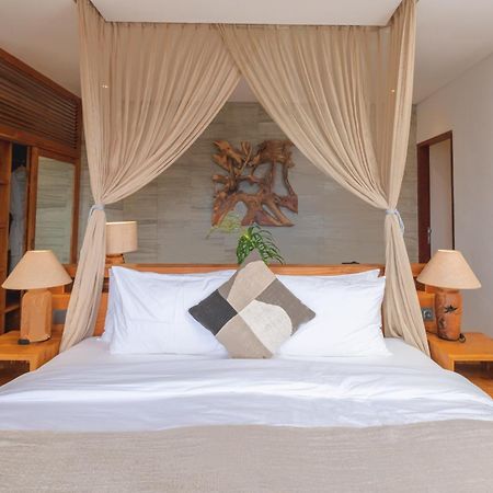Villa Kaliente Toyapakeh Екстериор снимка
