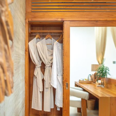 Villa Kaliente Toyapakeh Екстериор снимка