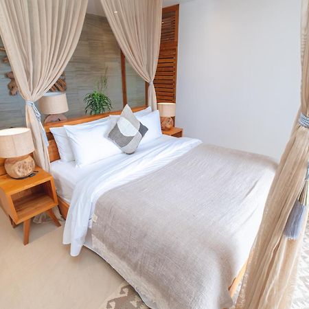 Villa Kaliente Toyapakeh Екстериор снимка