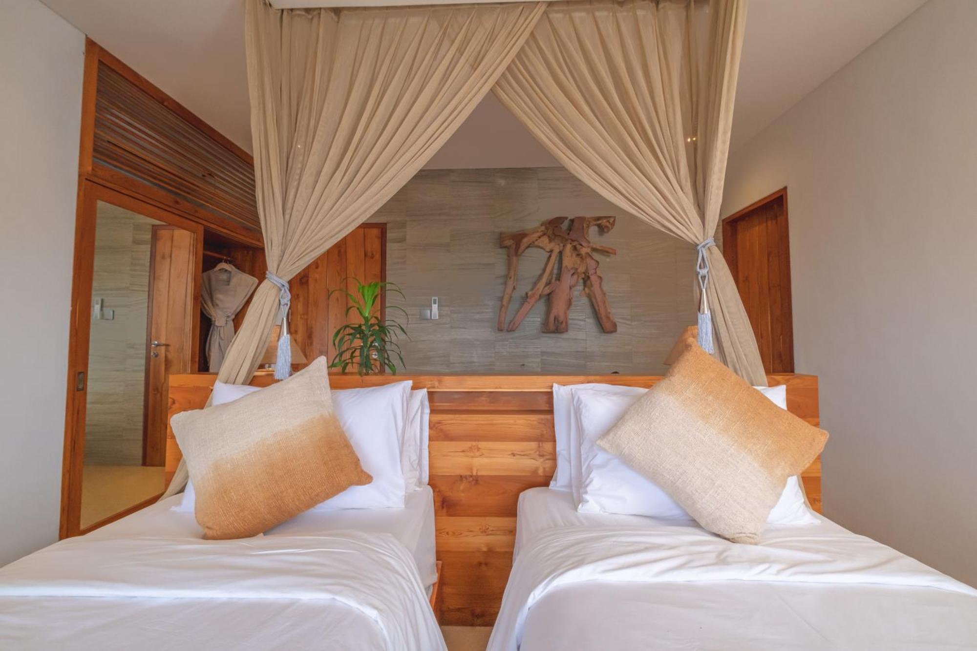 Villa Kaliente Toyapakeh Екстериор снимка