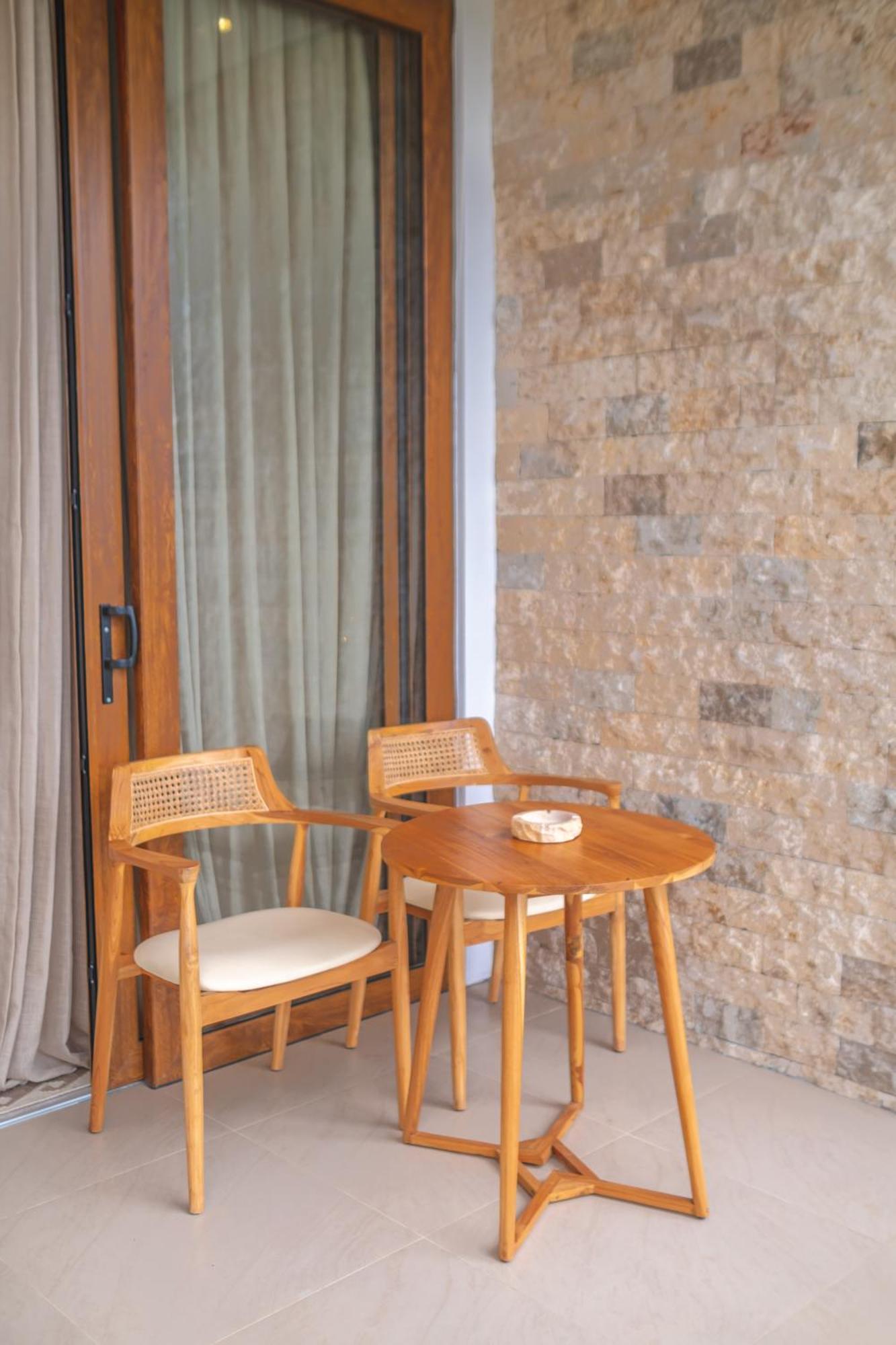 Villa Kaliente Toyapakeh Екстериор снимка