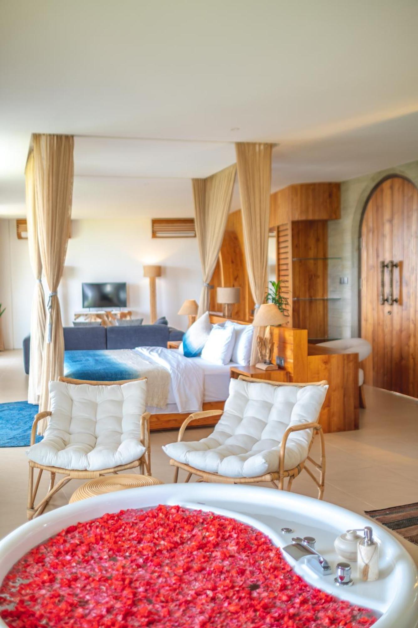 Villa Kaliente Toyapakeh Екстериор снимка