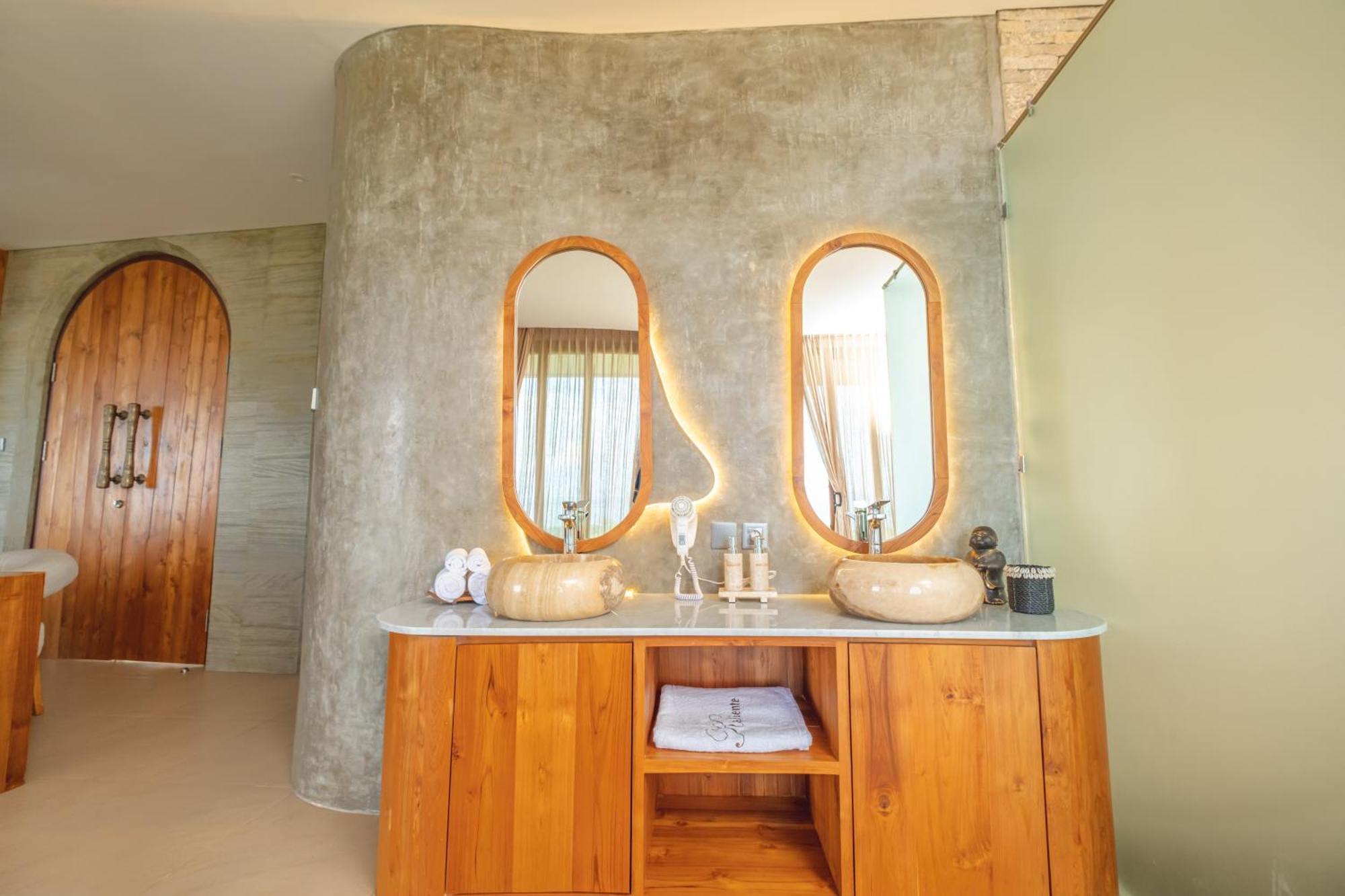 Villa Kaliente Toyapakeh Екстериор снимка